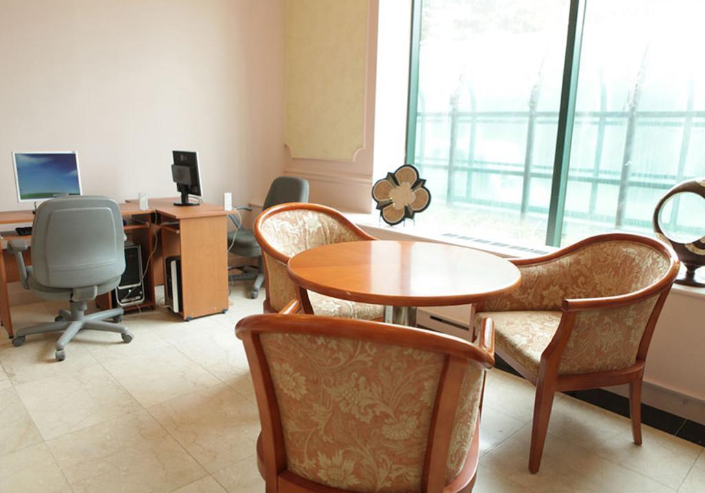 Grand Hotel Pyeongtaek Lake Exterior foto