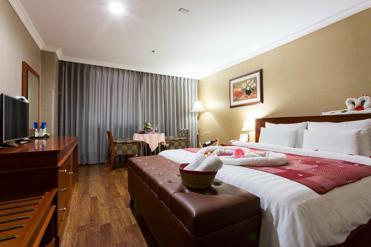 Grand Hotel Pyeongtaek Lake Exterior foto