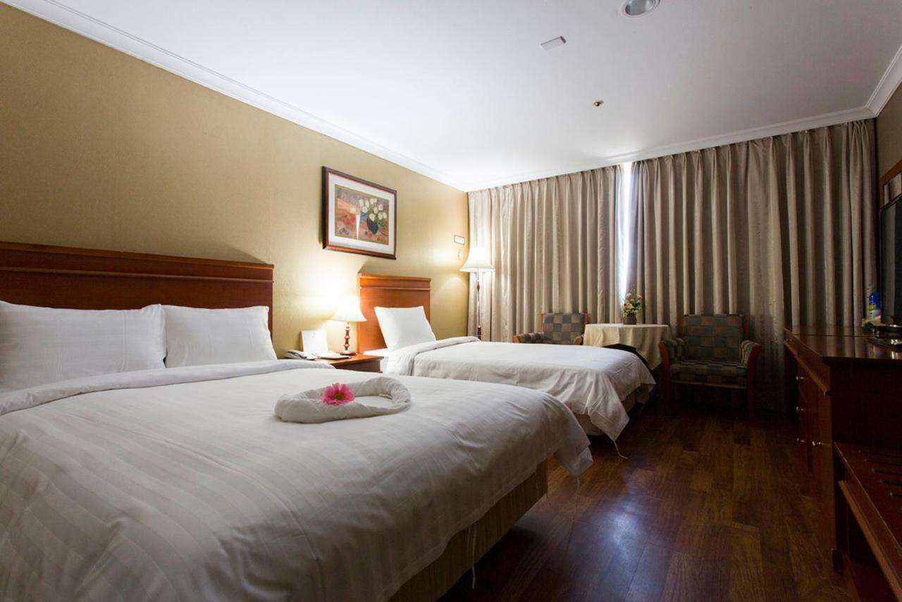 Grand Hotel Pyeongtaek Lake Exterior foto